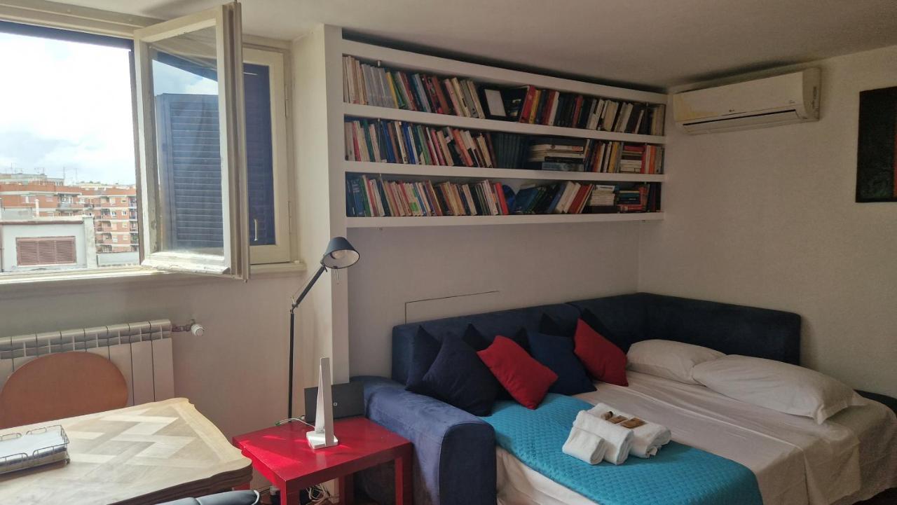 Casa Di Libri - Delizioso Appartamento A 10 Min Da Trastevere Rome Exterior photo