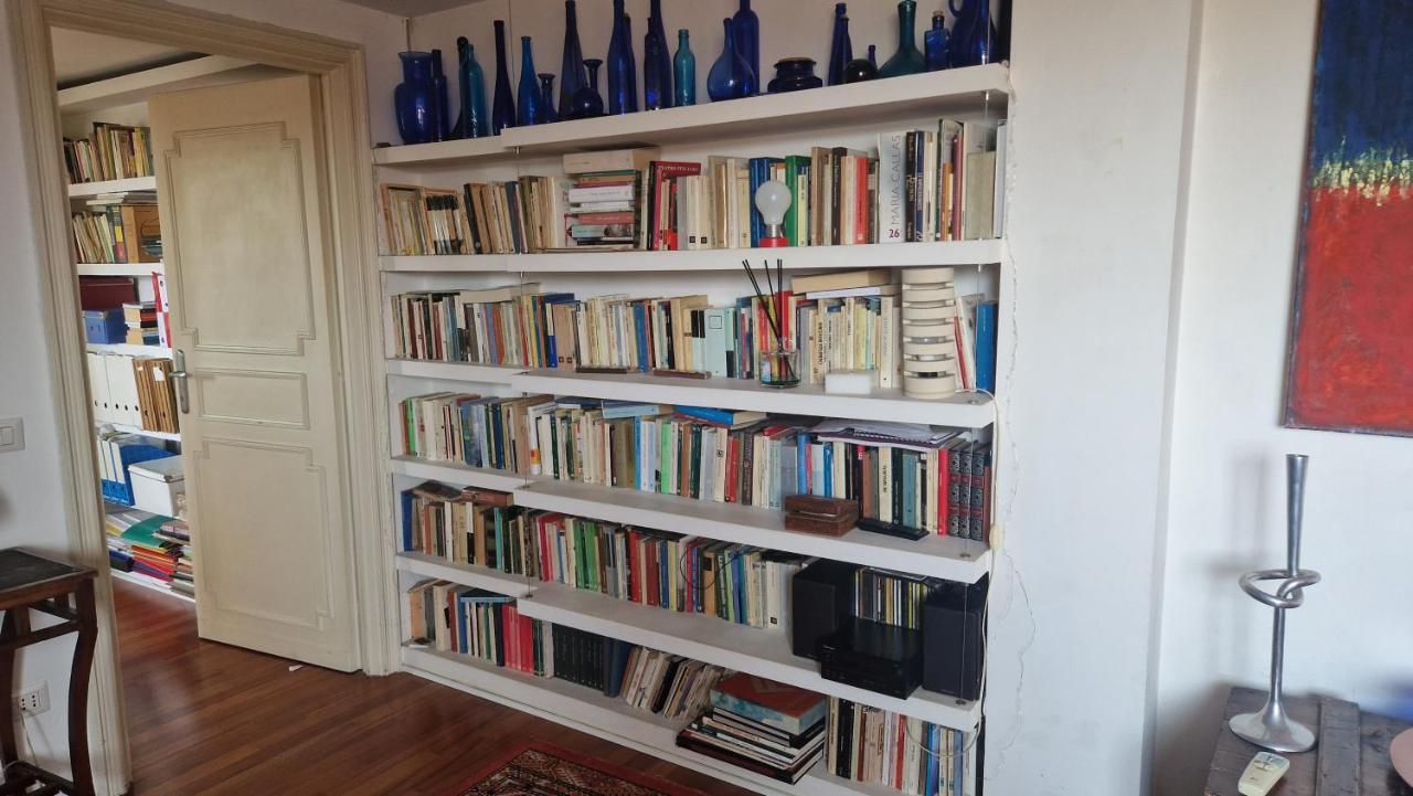 Casa Di Libri - Delizioso Appartamento A 10 Min Da Trastevere Rome Exterior photo